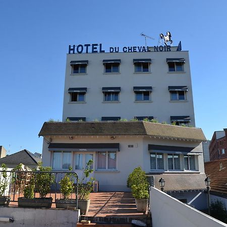 Le Cheval Noir Hotel Paris Pantin Exteriör bild